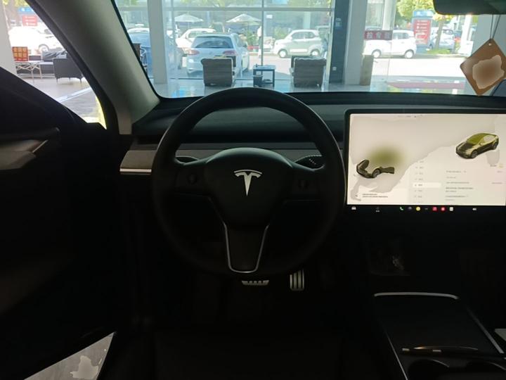 Model Y 2024 RWD photo 6