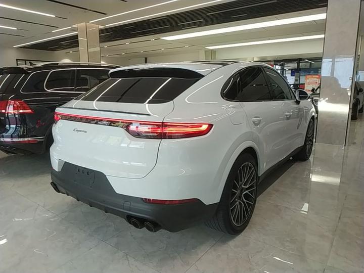 2019 Cayenne Coupé 3.0T photo 6