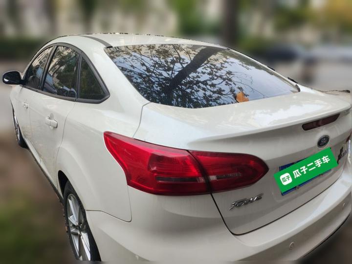 Focus 2015 Sedan 1.6L MT photo 4