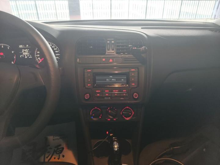 Polo 2016 1.4L AT photo 4