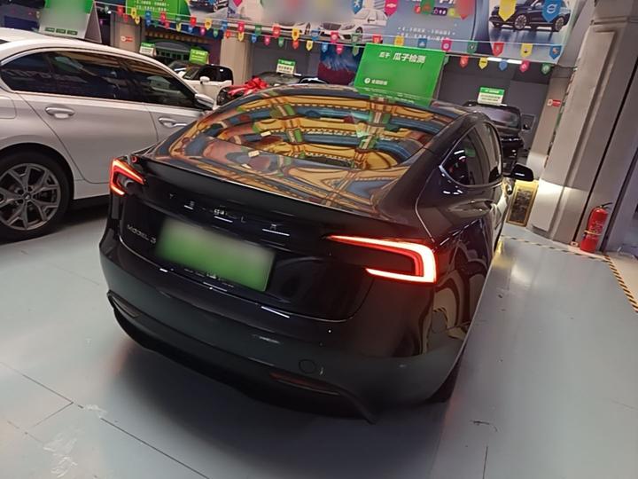 Model 3 2023 RWD photo 6