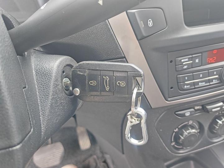 301 2014 1.6L AT Comfort photo 8