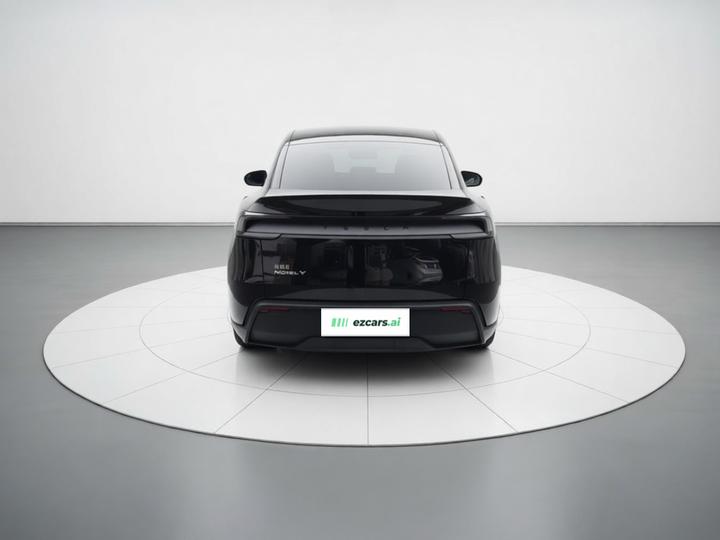 Model Y 2025 RWD photo 5