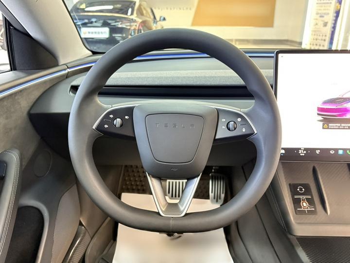 Model 3 2023 Long Range AWD photo 3