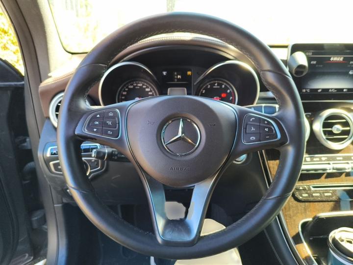 GLC 2017 GLC 260 4MATIC Luxury photo 3