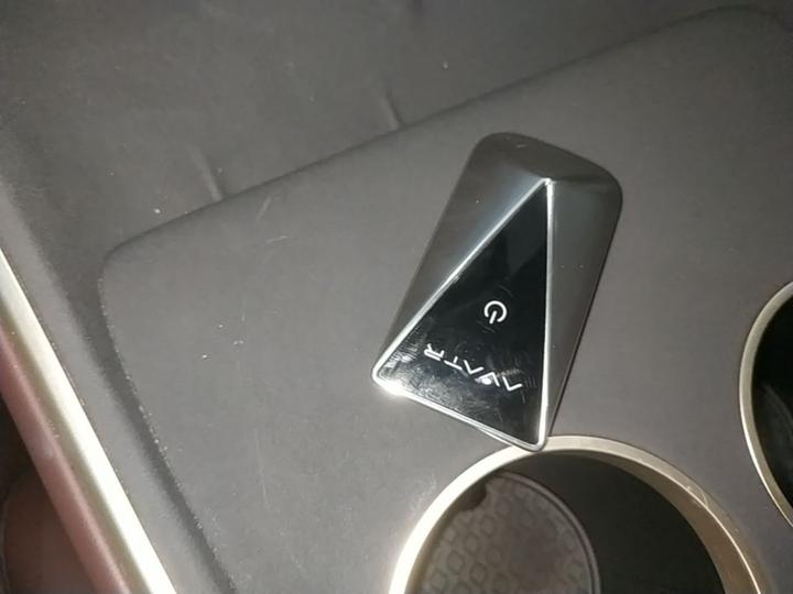 11 2025 Max EV AWD photo 8