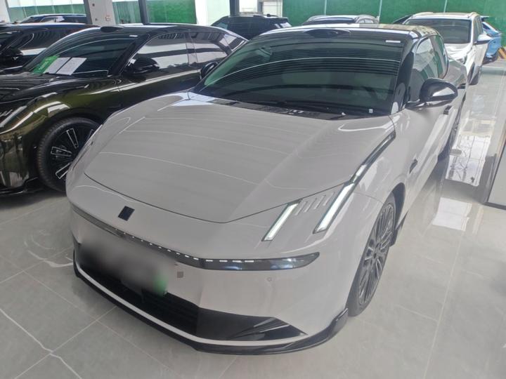 10 EM-P 2025 240 AWD Ultra