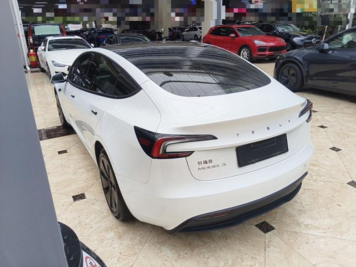 Model 3 2023 RWD photo 4