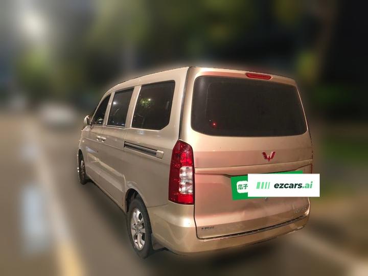 Wuling Hongguang V 2022 1.5L LAR photo 5