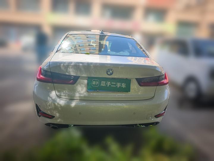 3 Series 2020 320i Sport Package photo 3