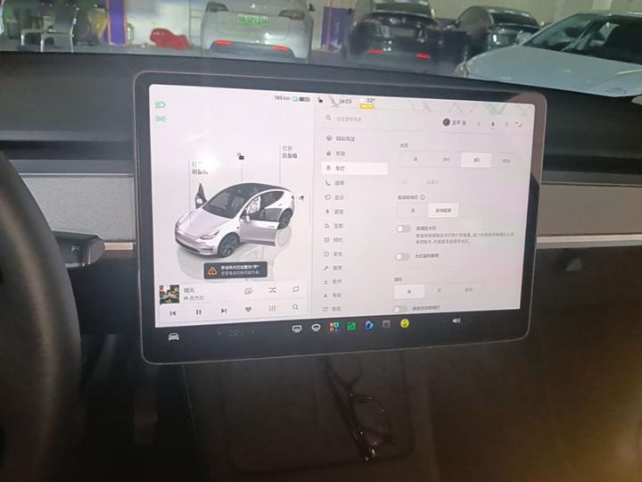 Model Y 2023 RWD photo 8