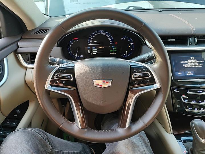 XTS 2016 28T Tech photo 6