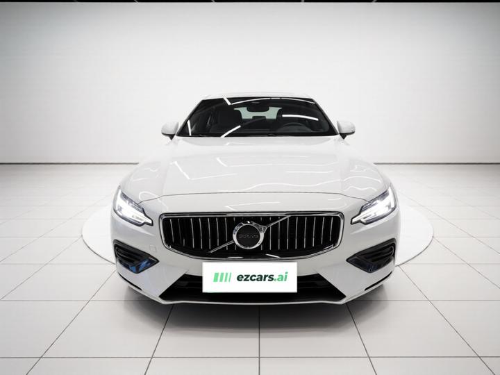 S60 2022 B4 Luxury photo 2