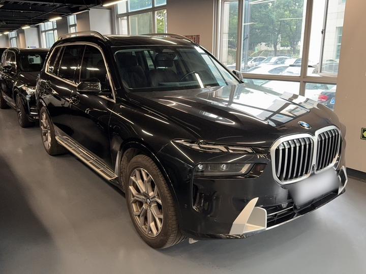 X7 2023 xDrive40i Leading Luxury photo 5