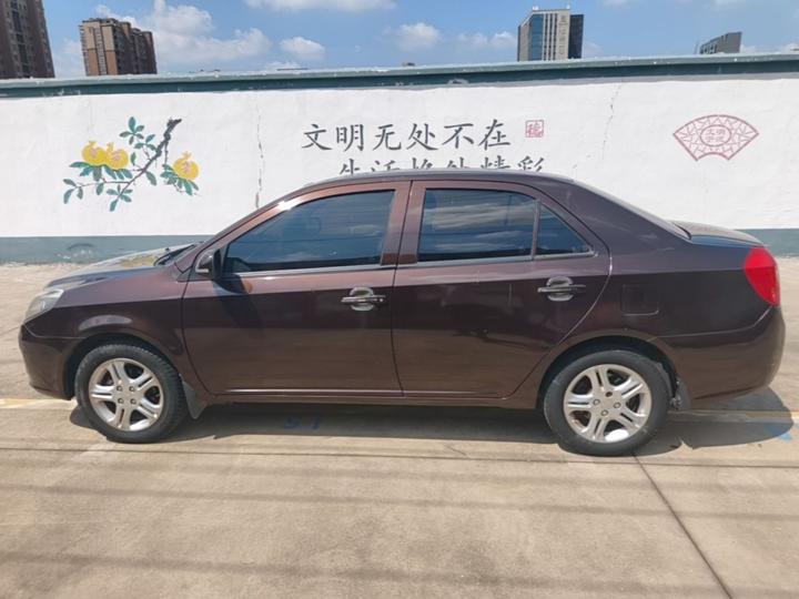 2014 Sedan 1.5L MT Progressive photo 4