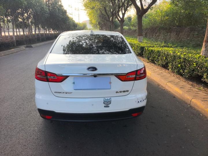 Escort 2019 Facelift 1.5L AT China VI photo 4
