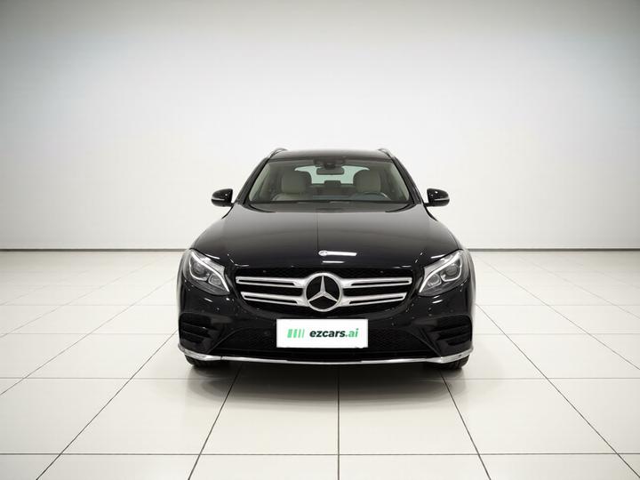 GLC 2018 GLC 260 4MATIC Luxury photo 2