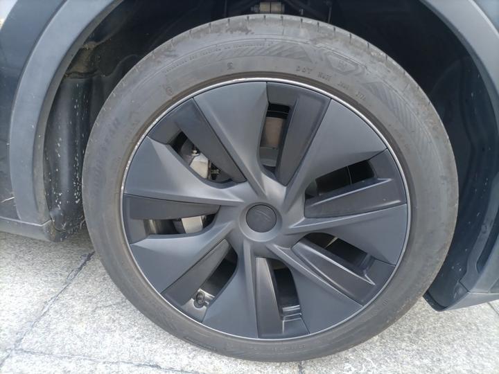 Model Y 2024 RWD photo 8