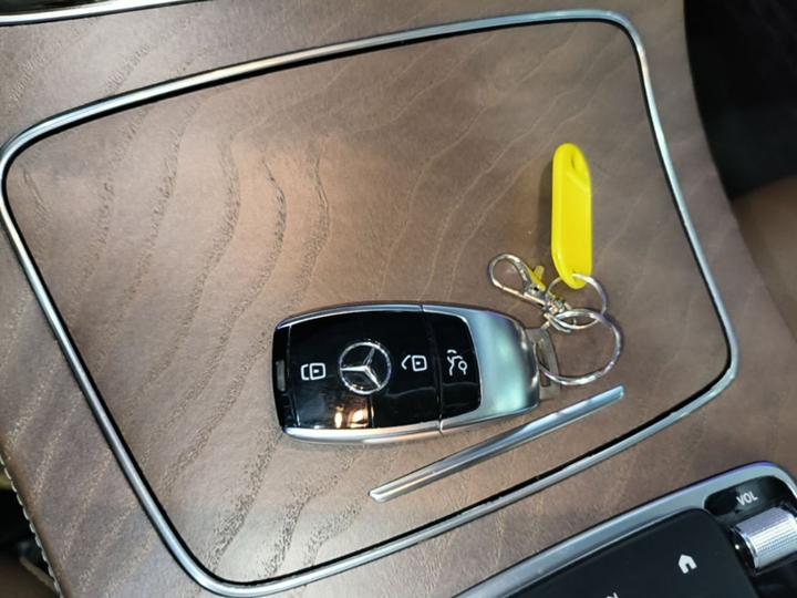 E-Class 2023 E 300 L Luxury photo 8