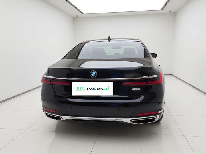 7 Series 2019 740Li Exclusive Luxury photo 5