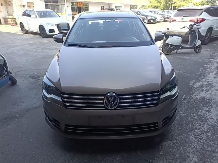 Bora 2015 1.6L AT Comfort photo 2