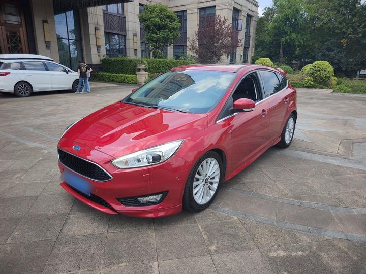 Focus 2015 Hatchback EcoBoost 180 AT Sport