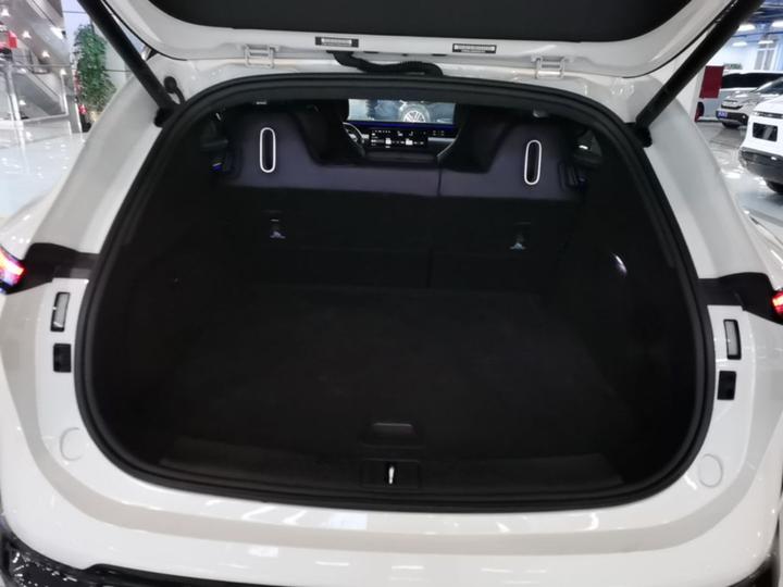 07 2026 Ultra EV AWD photo 8