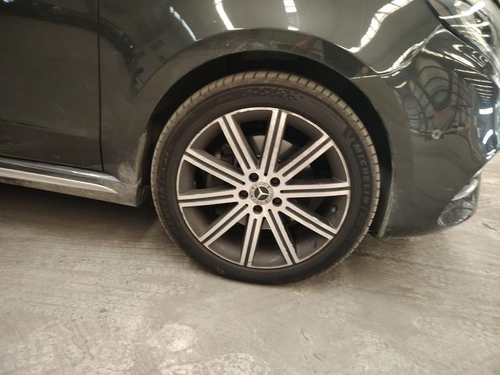V-Class 2021 V 260 L Long Wheelbase Luxury photo 8