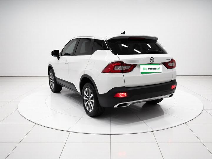 Zhonghua V3 2017 1.5L AT Smart photo 4