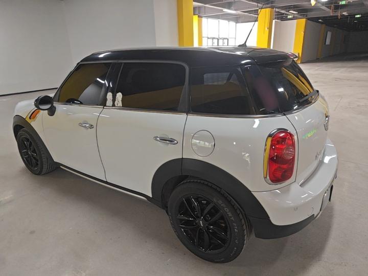 2014 1.6T COOPER ALL4 Fun photo 4