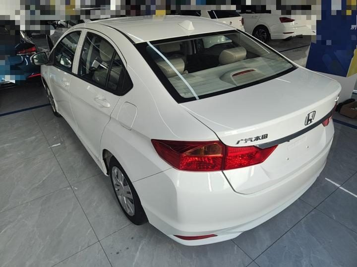 2017 1.5L CVT Comfort photo 4