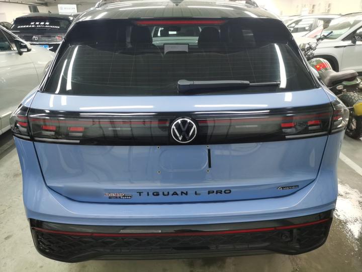 Tiguan L 2024 PRO 380TSI AWD R-Line Smart Premium photo 3