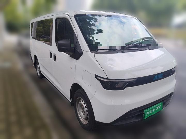 E 2025 41.86kwh Short Wheelbase photo 3