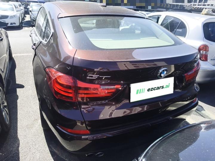 5 SeriesGT 2015 528i Leading photo 3