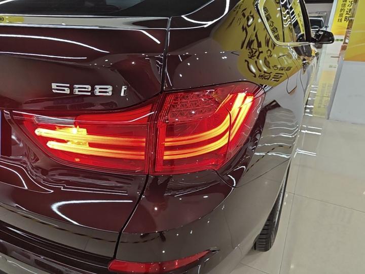 5 SeriesGT 2015 528i Leading photo 7