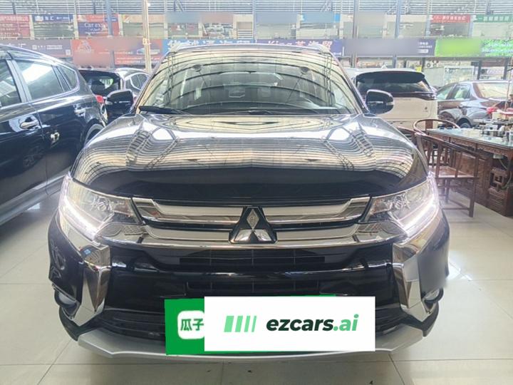 Outlander 2018 2.0L RWD Honor 5-Seater photo 2