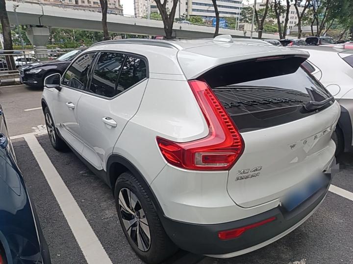 XC40 2023 B3 Luxury photo 4