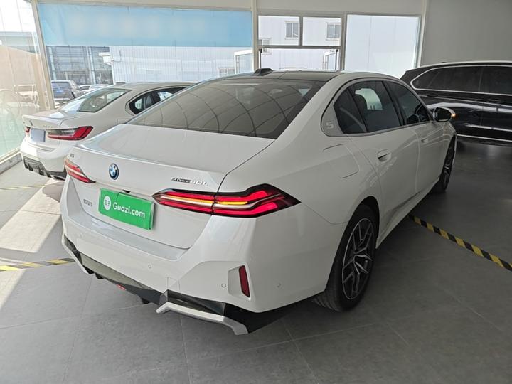 i5 2025 eDrive 40L M Sport Package photo 4