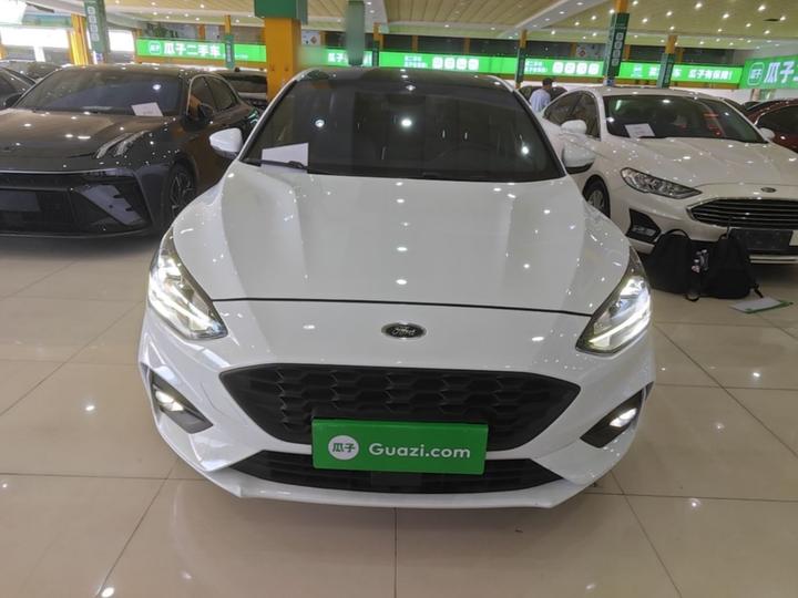 Focus 2020 Sedan EcoBoost 180 AT ST Line photo 2