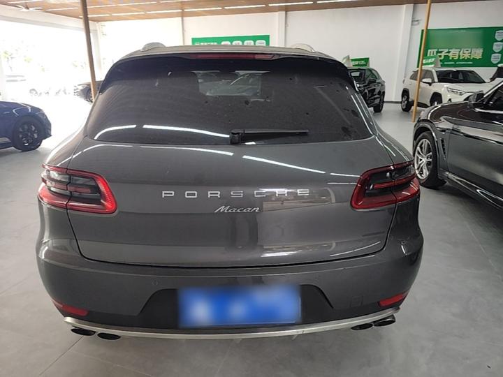 2017 Macan 2.0T photo 3