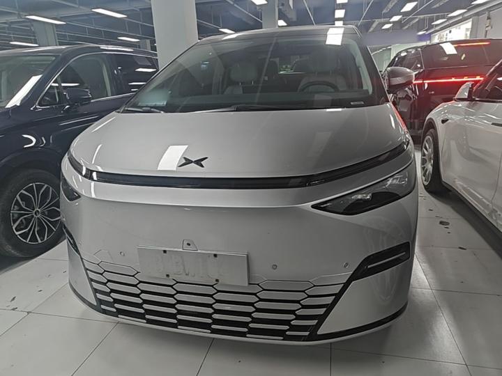 X9 2025 EV 702 AWD Performance Max photo 2