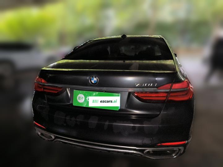 7 Series 2018 730Li Leading Excellence photo 3