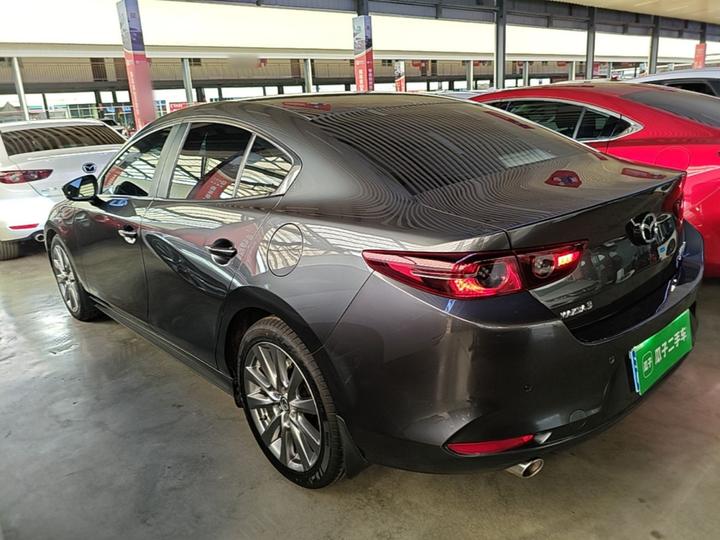 3 Axela 2022 2.0L AT photo 4