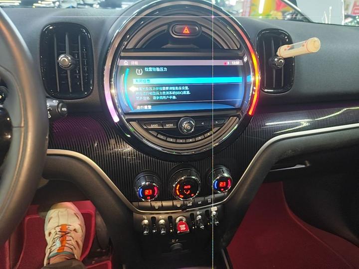 2019 2.0T COOPER S ALL4 photo 8