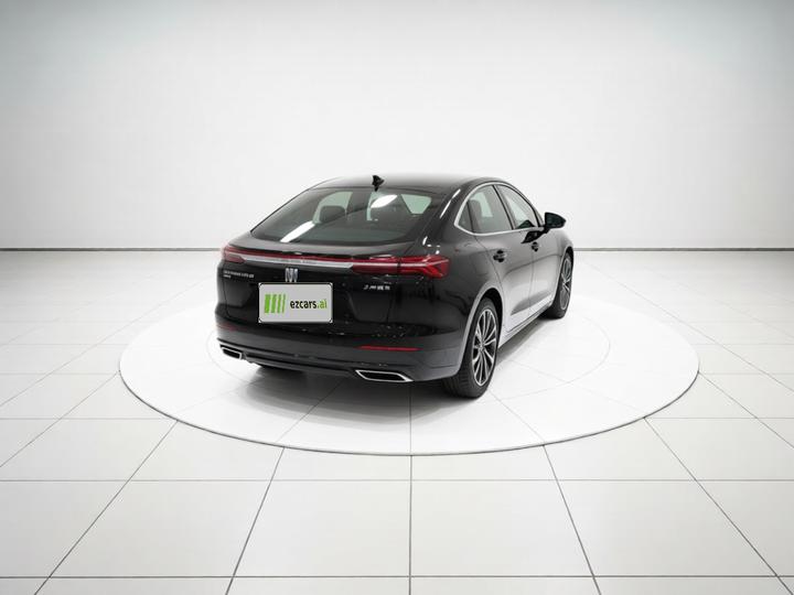 2025 Envision Plus 28T RWD photo 5