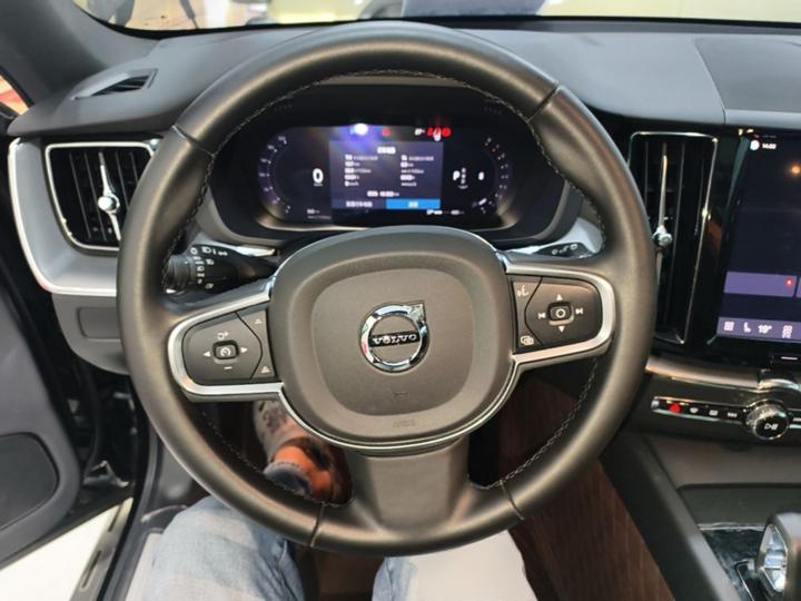 XC60 2025 B5 AWD Luxury photo 6