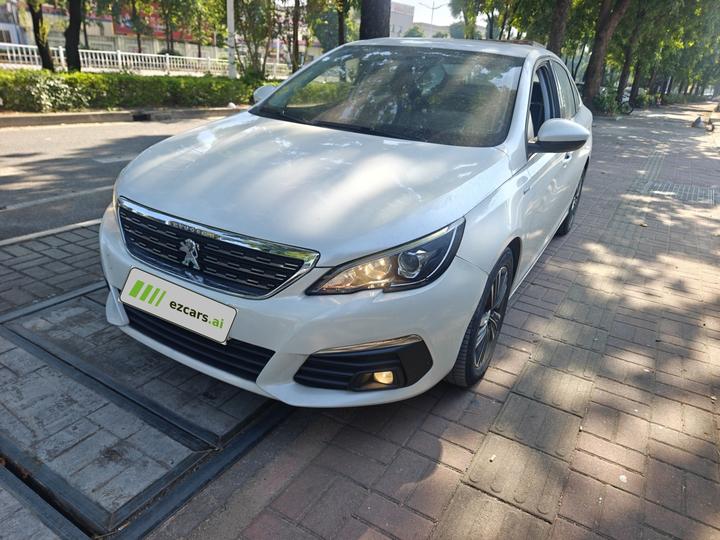 308 2018 230THP AT Luxury