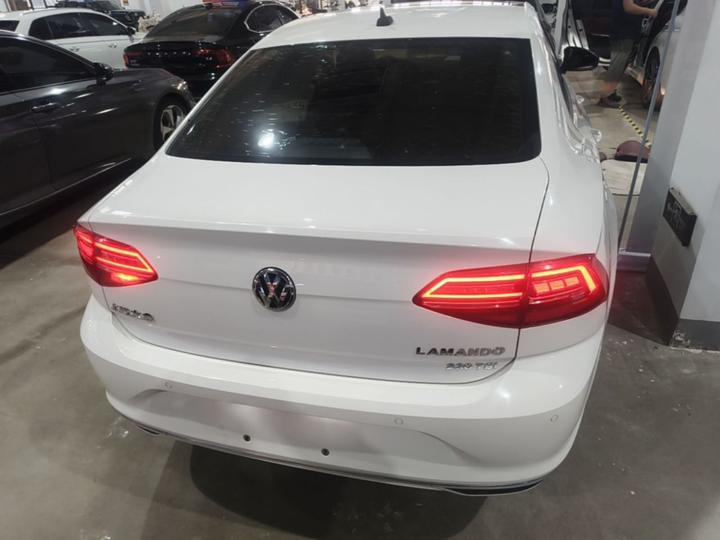 Lamando 2021 230TSI DSG photo 3