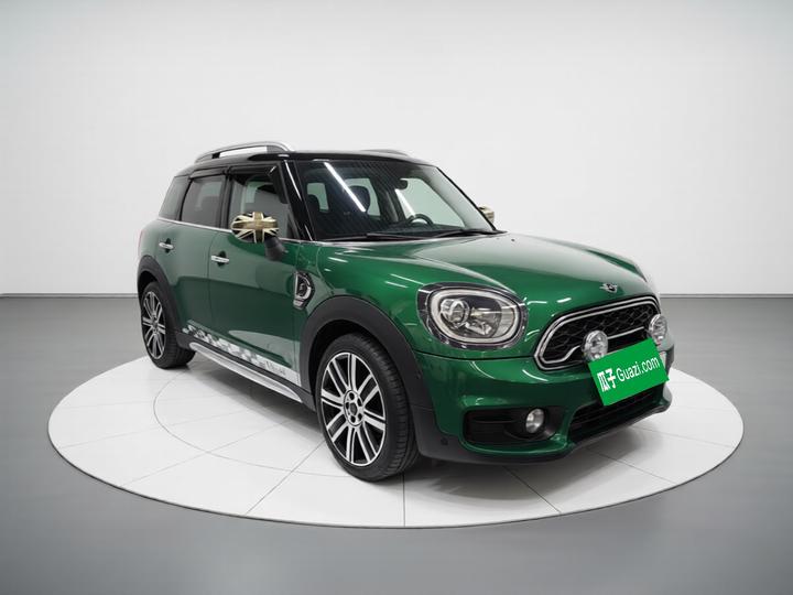 2019 2.0T COOPER S ALL4 photo 3