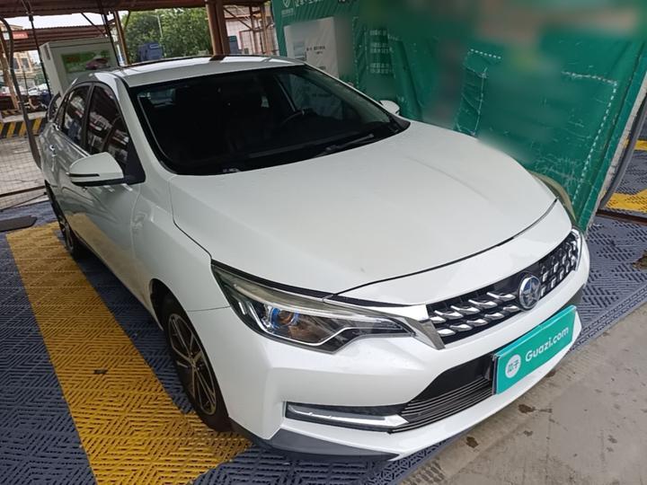 D60 2018 1.6L CVT Connected Elite photo 3
